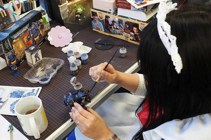 店内の製作スペースで、実際の製作風景をご覧いただけます