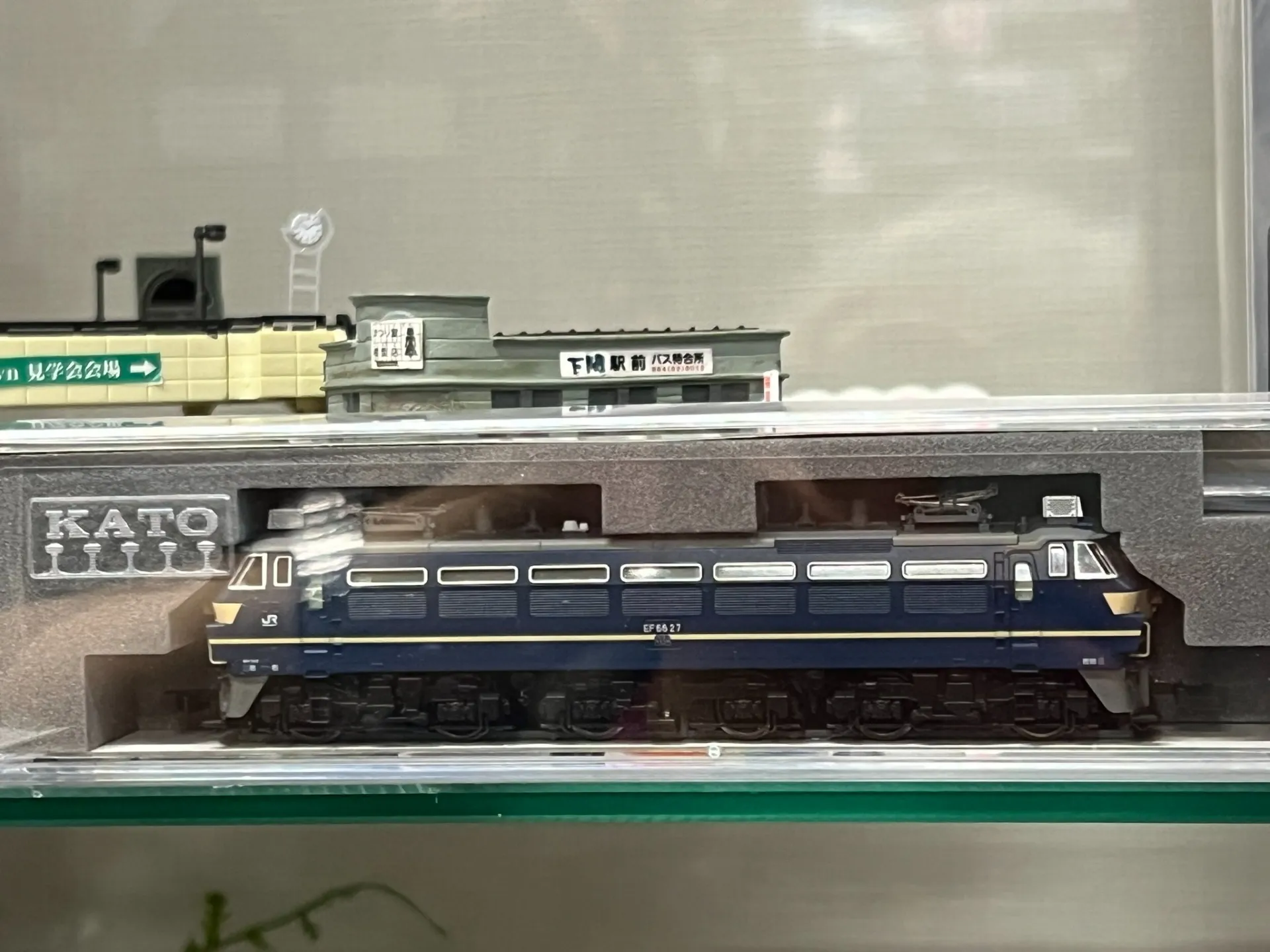 「最後の原形EF66」——伝説の27号機を模型で手元に！
